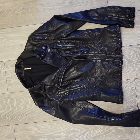 FREE PEOPLE Americana Vegan Leather Black Moto Jacket Sz 10 - Picture 3 of 6